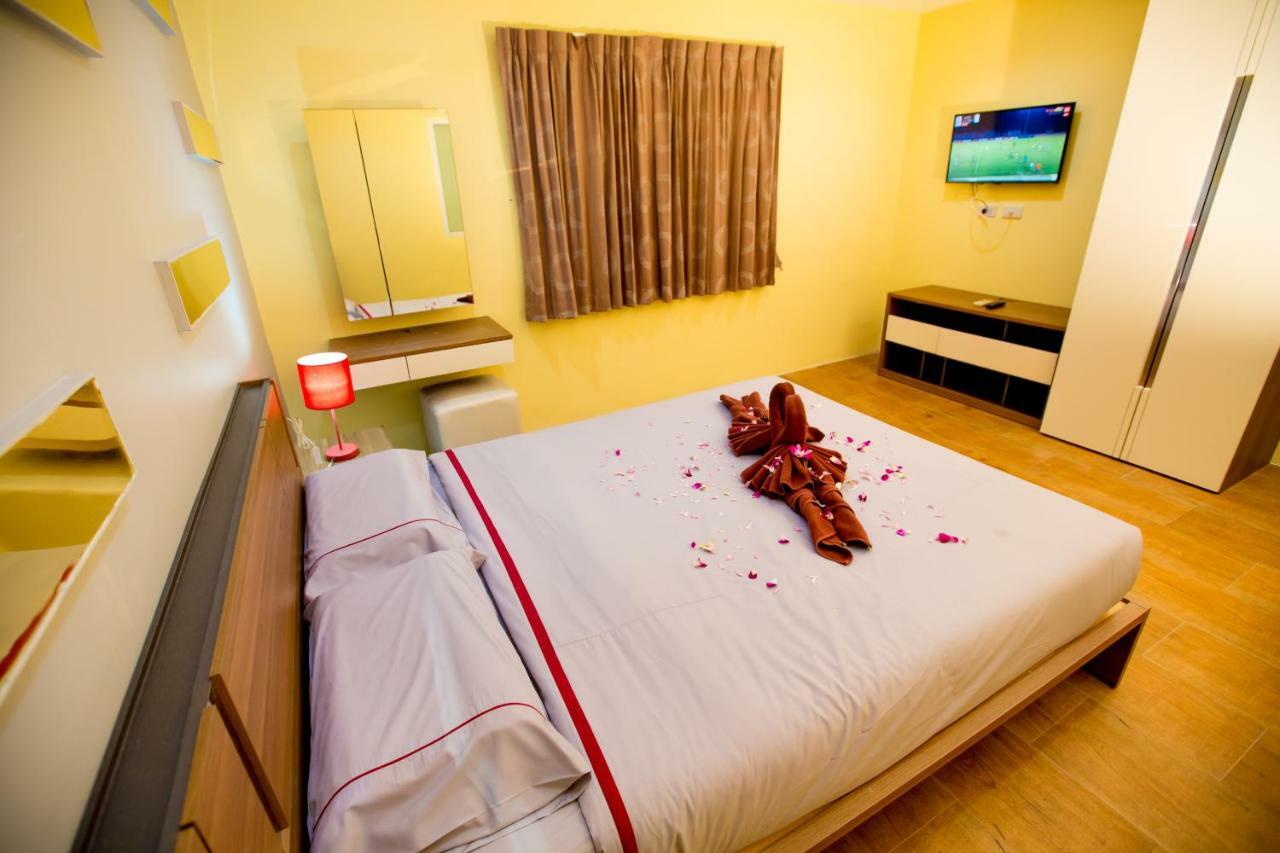 Oscar Boutique Hotel Patong Esterno foto