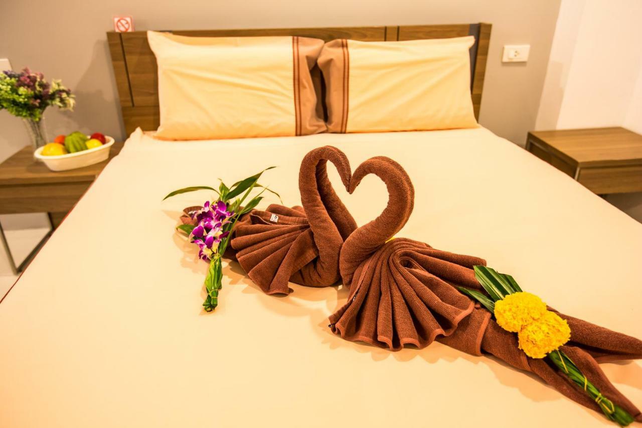 Oscar Boutique Hotel Patong Esterno foto