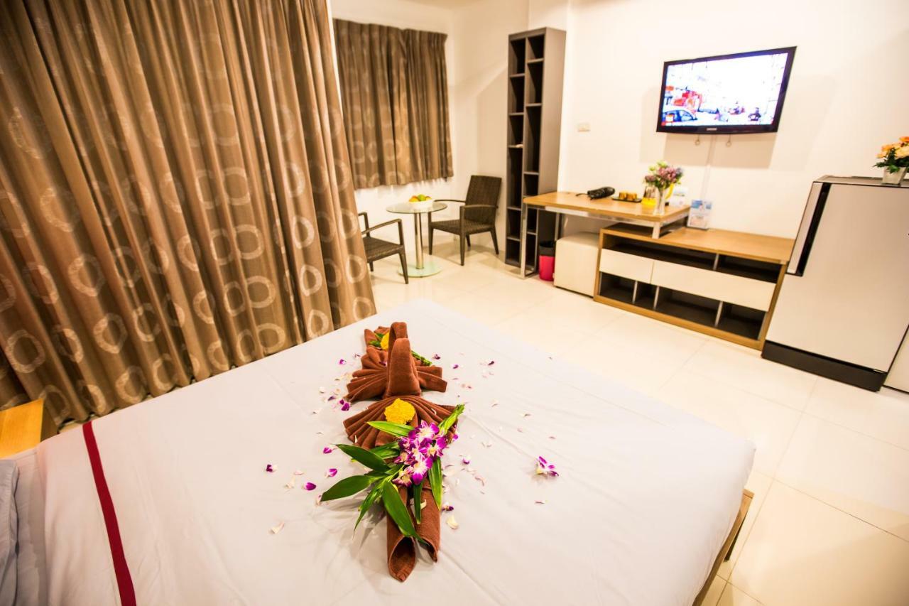 Oscar Boutique Hotel Patong Esterno foto