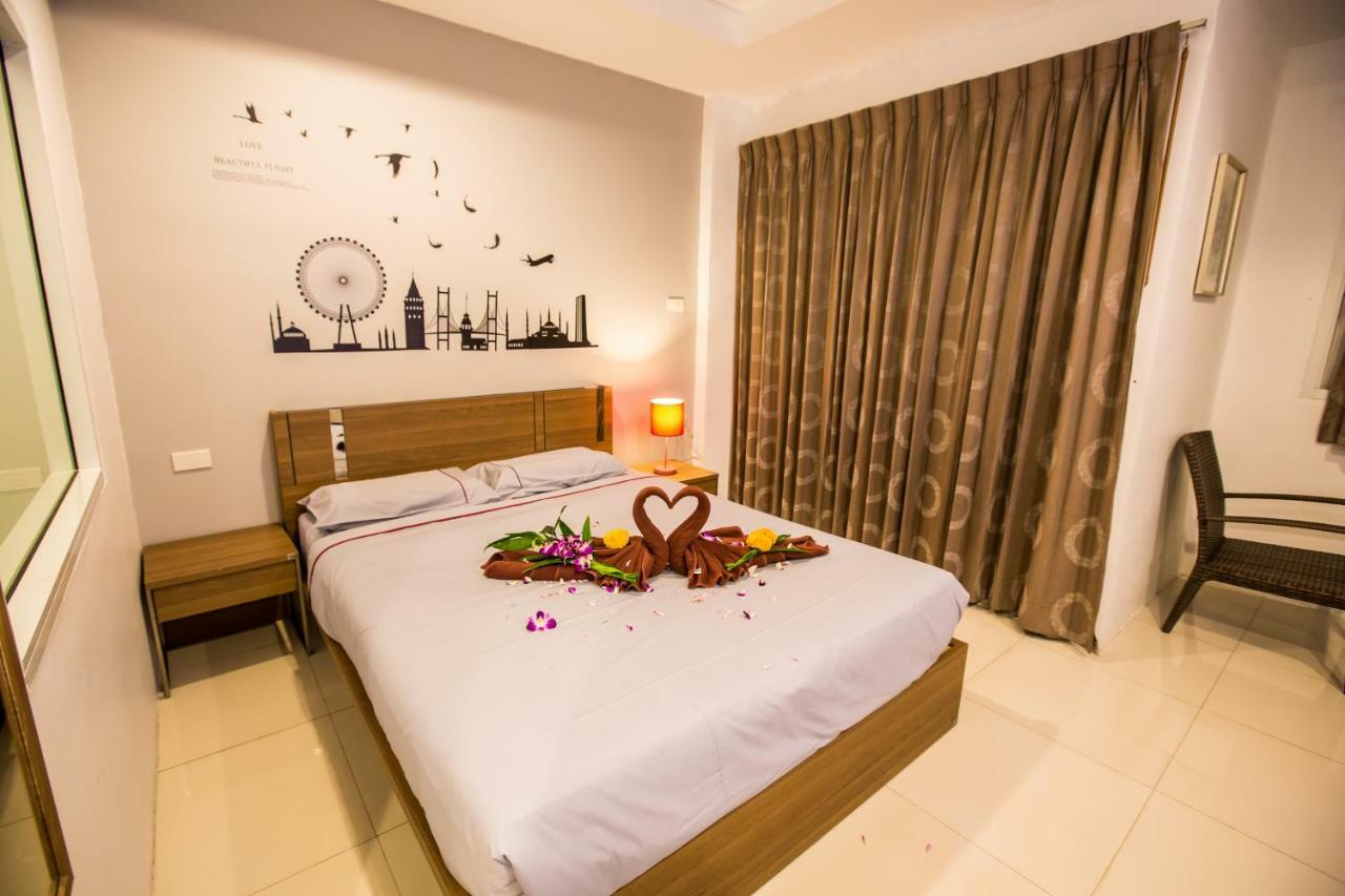 Oscar Boutique Hotel Patong Esterno foto